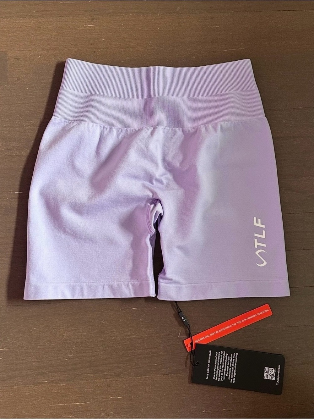 TLF Seamless scrunch short small NWT